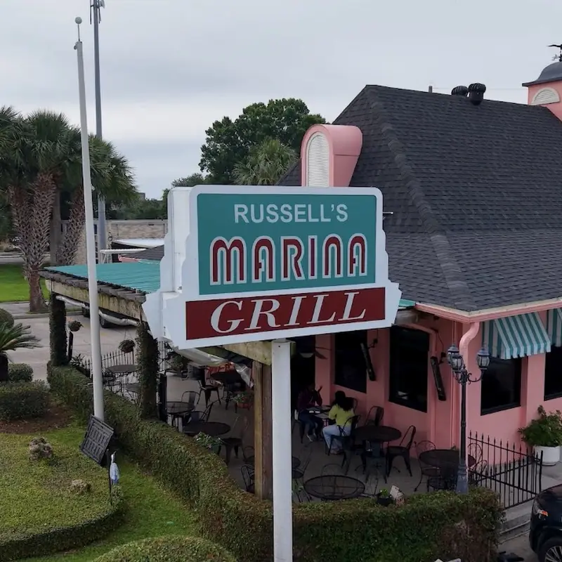 Russell's Marina Grill