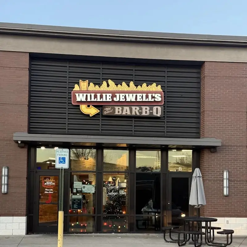 Willie Jewell's Old School Bar-B-Q
