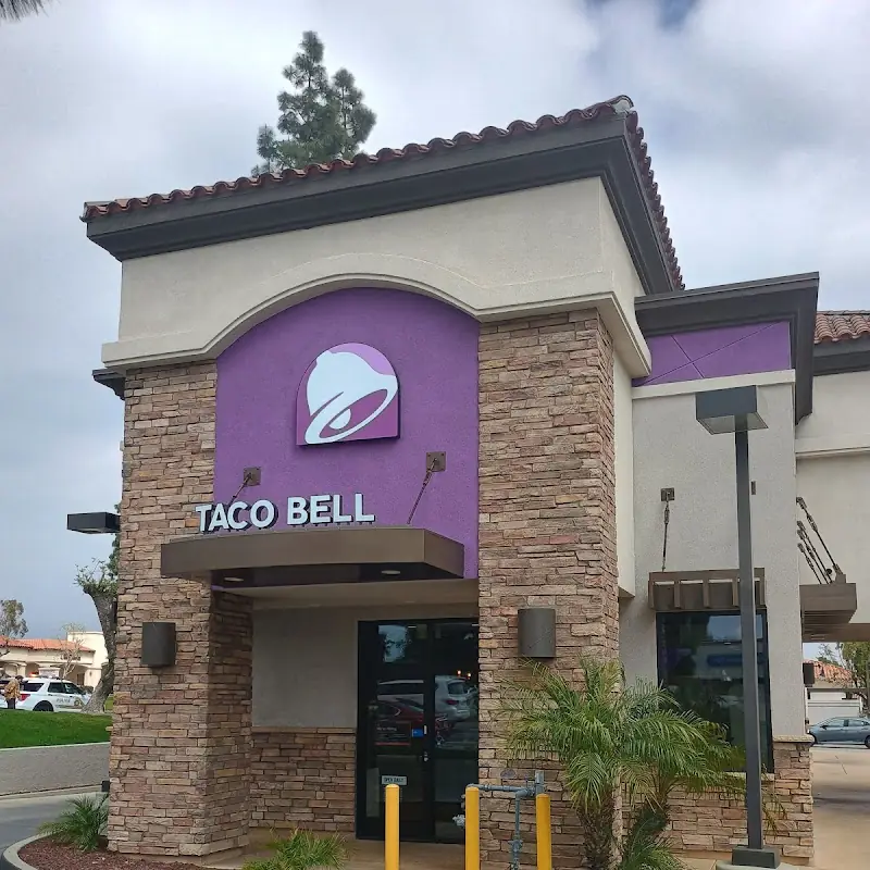 Taco Bell - Live Más Café