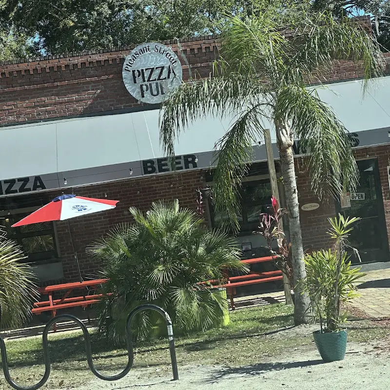 Pleasant Street Pizza Pub