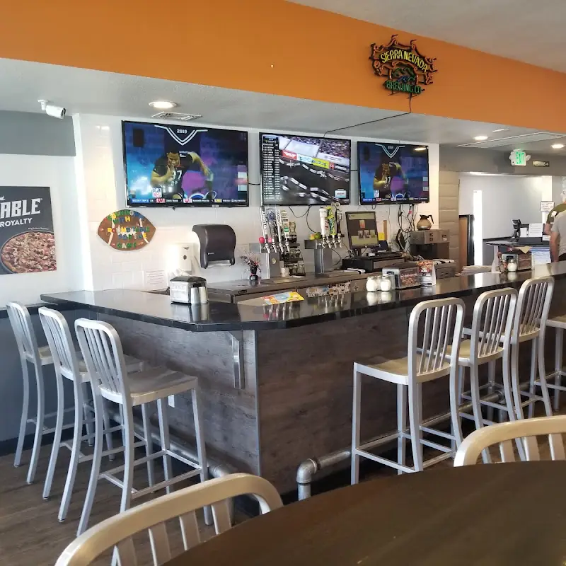 Round Table Pizza