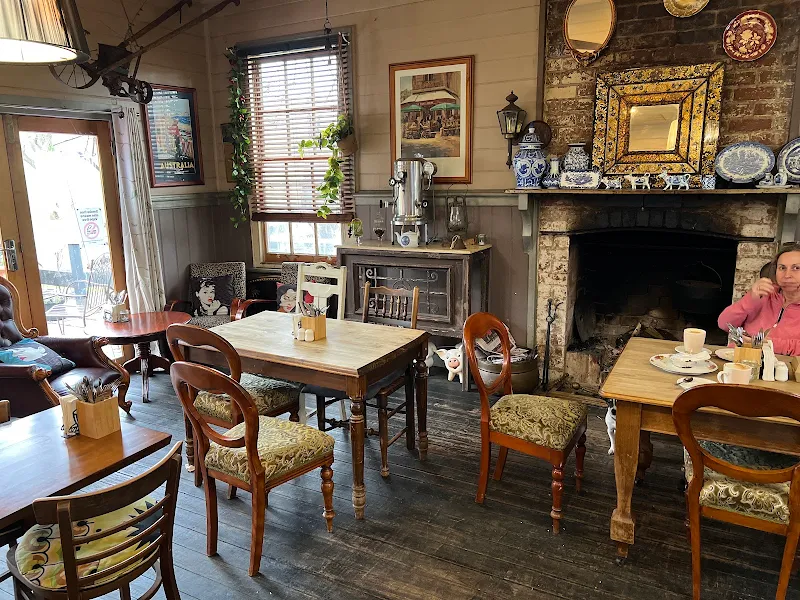 Aunty V’s Café