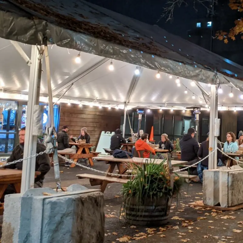 Oakshire Public House