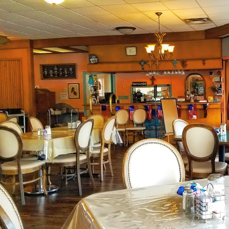 Hillcrest Restaurant & Trading Post Saloon