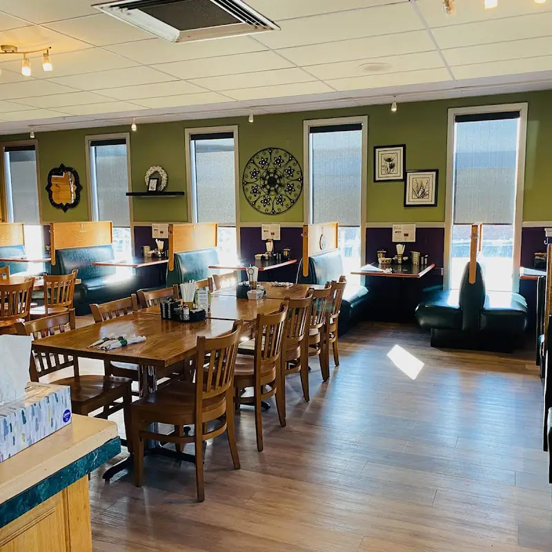 Lisa's Restaurant & Lounge