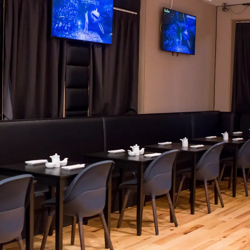 Alynia zushi & karaoke lounge