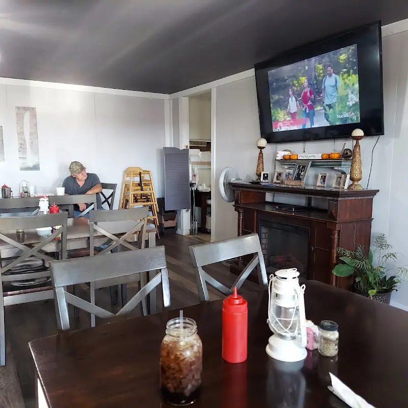 Poppy’s Pit & Grill