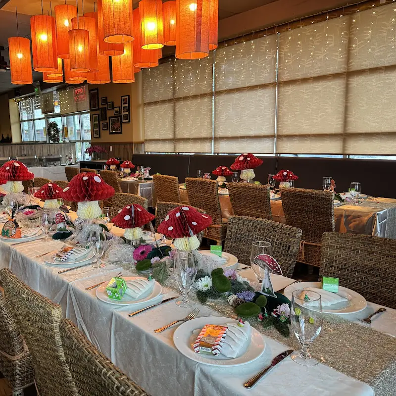 Sing Tong Thai Cuisine and Bar