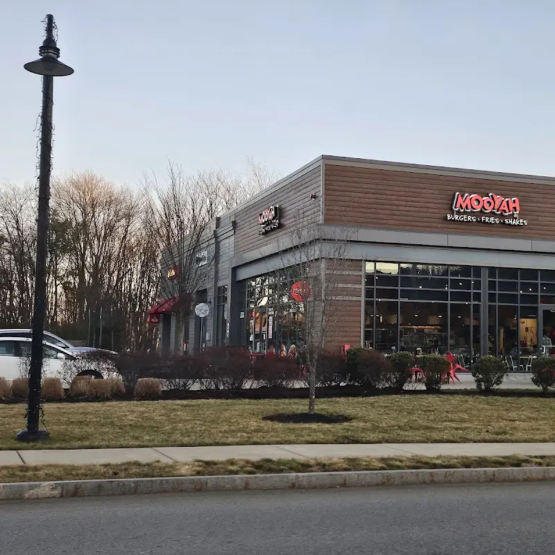 MOOYAH Burgers, Fries & Shakes