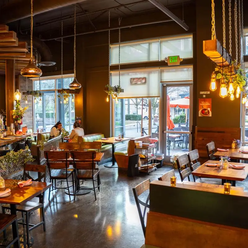 Tem Sib Eatery & Bar