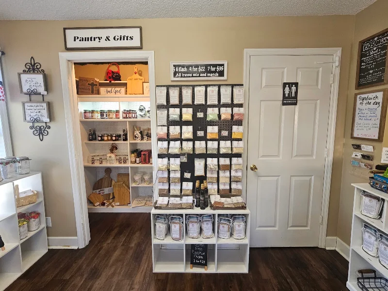 Jannybug's Cafe & Gift Shop