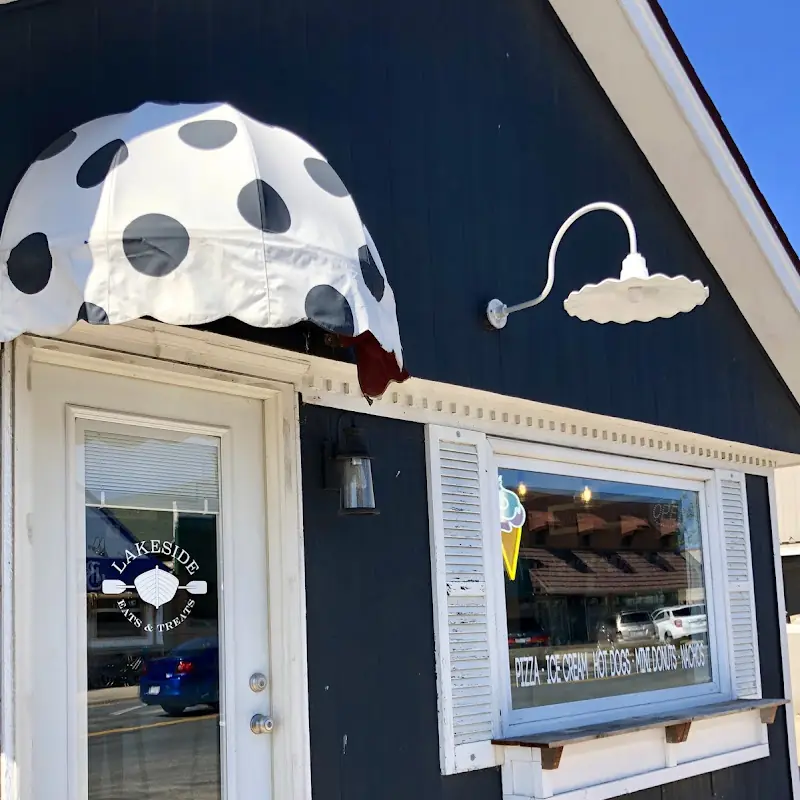 Lakeside Eats and Treats