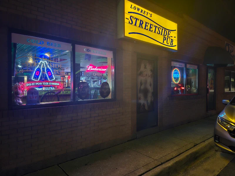 Lowreys Streetside Pub