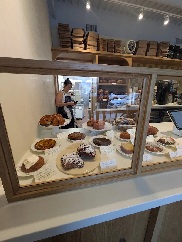 Dovetale Bakery