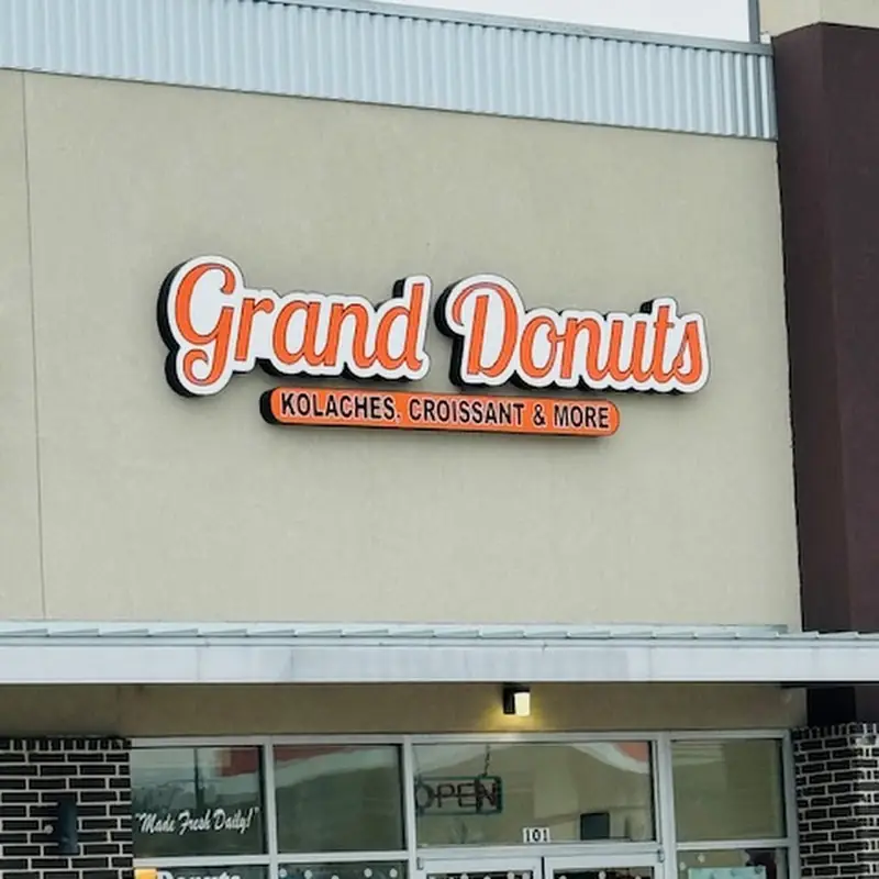 Grand Donuts