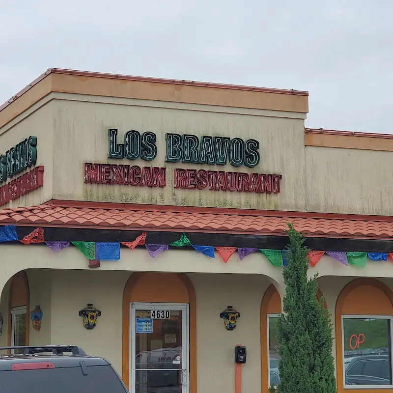 Los Bravos Mexican Restaurant (West Side)