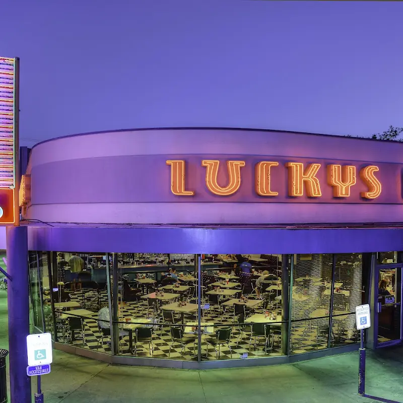 Luckys Café