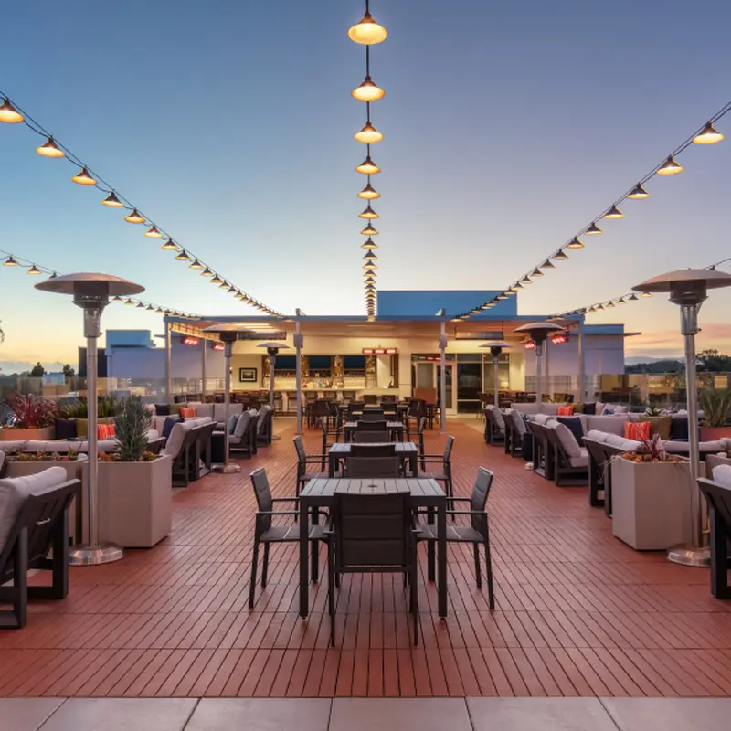 Roof Top Bistro & Bar