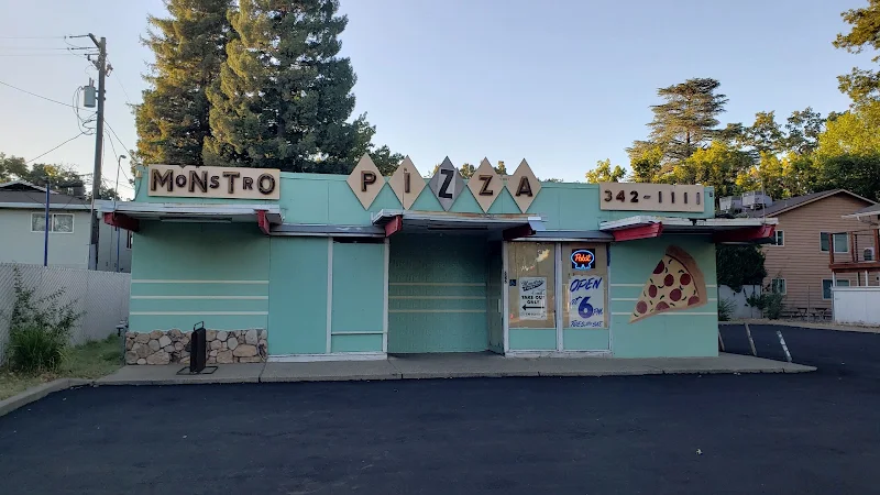 Monstros Pizza