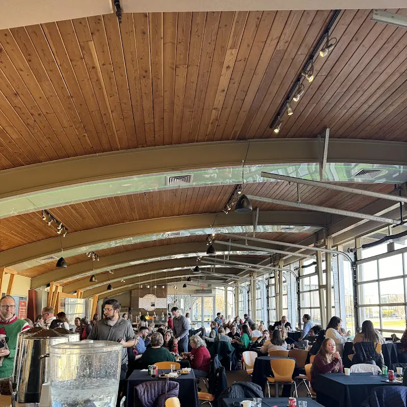 The Edge Cafe & Market