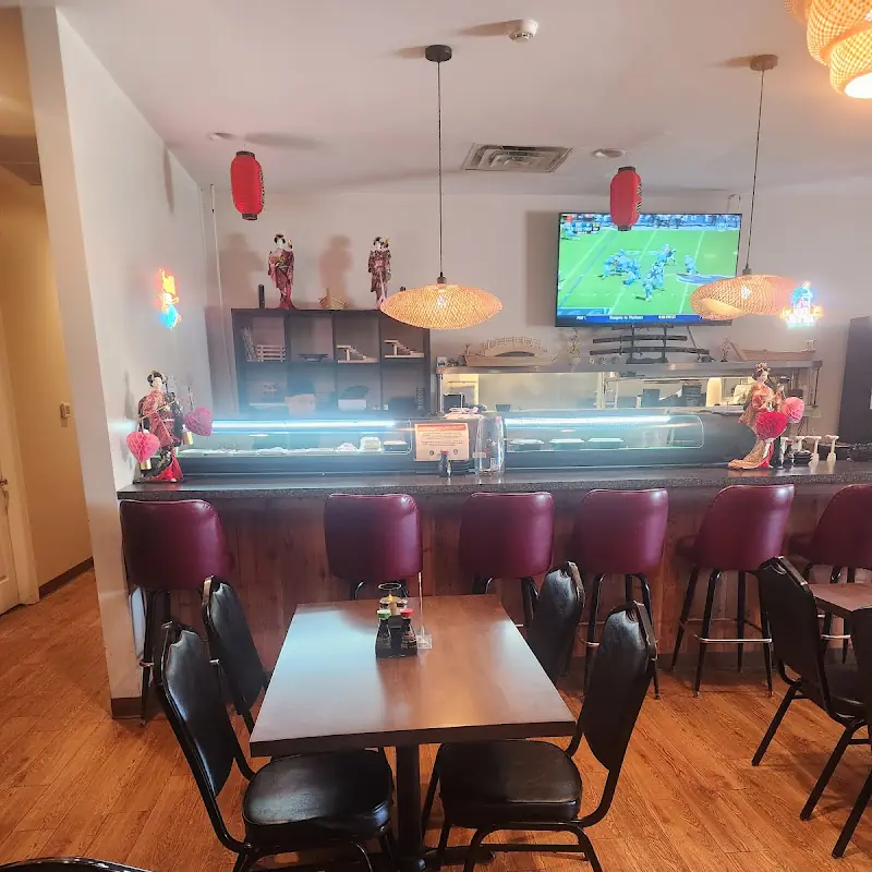 Spicy Salmon Sushi