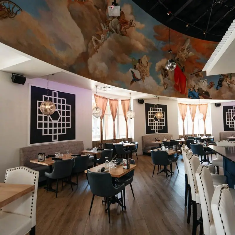 DeEva Kitchen & Bar