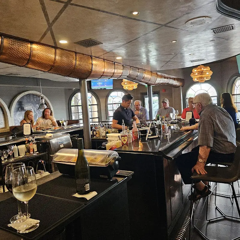 Chicanes Restaurant & Bar