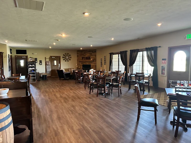 Fion Wine Room and Classic Swing