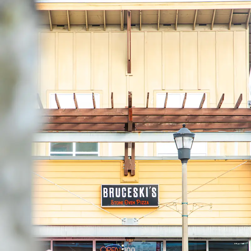 Bruceski's Pizza & Bar