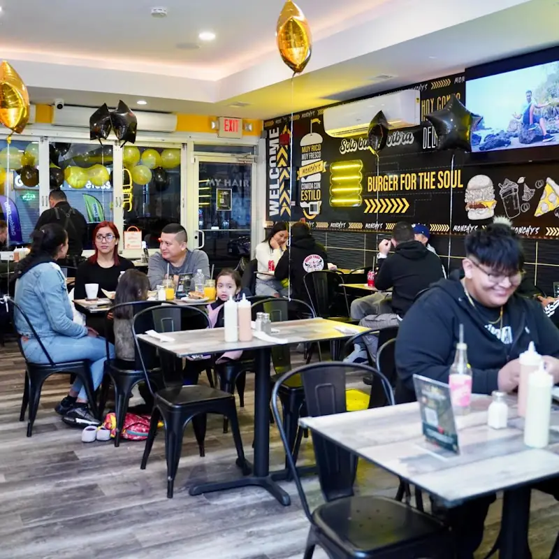 Monchy's FastFood (Elizabeth)