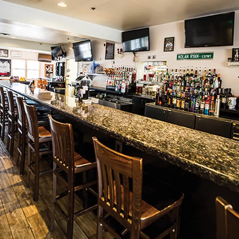 Oliver's Old Town Tavern
