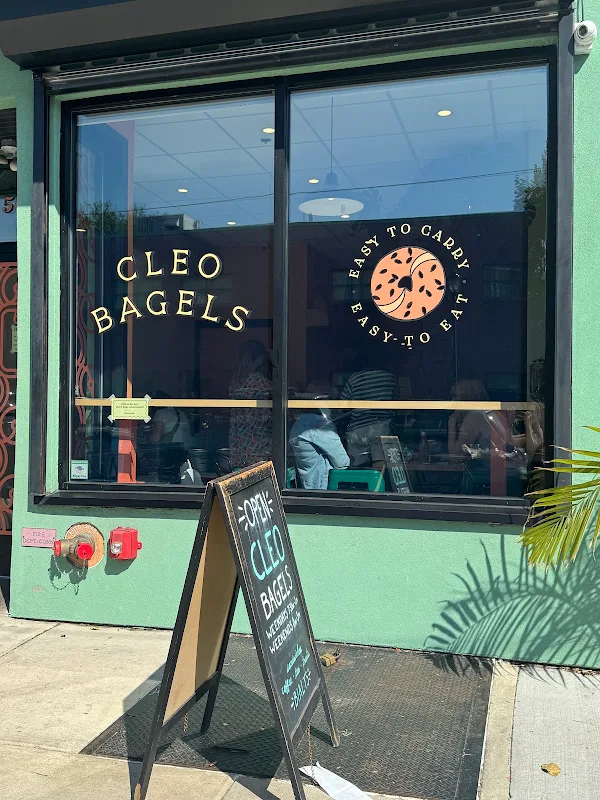 Cleo Bagels