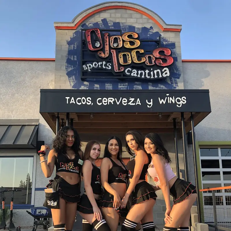 Ojos Locos Sports Cantina - Mesa