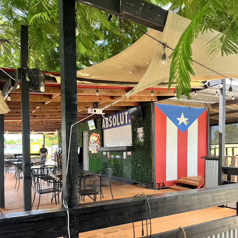 El flamboyan de mi viejo bar and grill