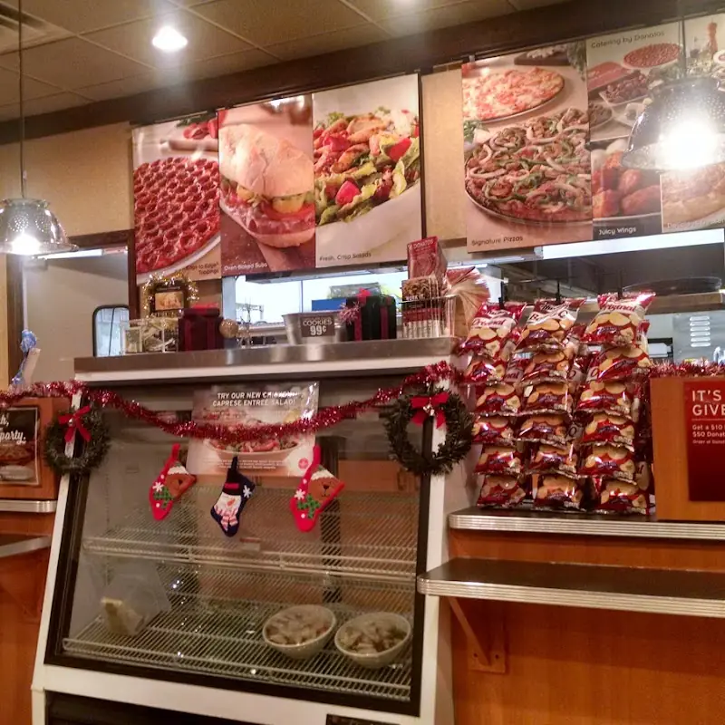 Donatos Pizza
