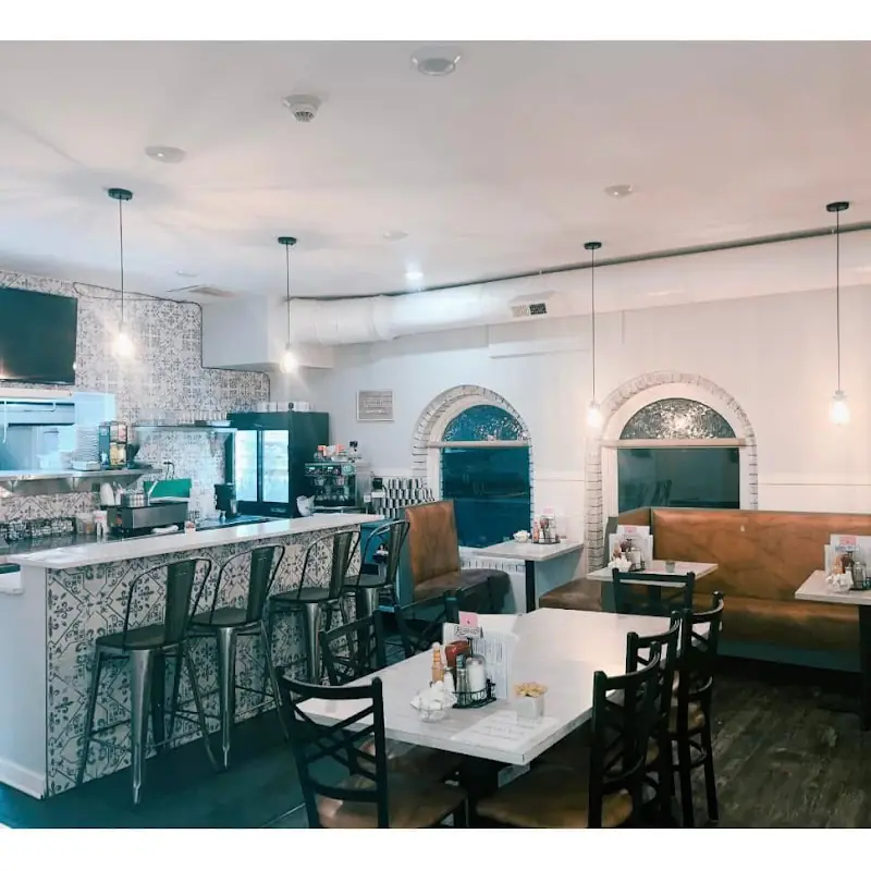 charlie's restaurant - forest park