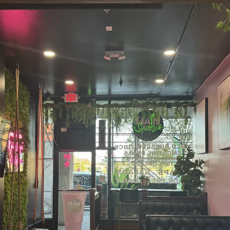 Main Squeeze Juice Bar & Cafe