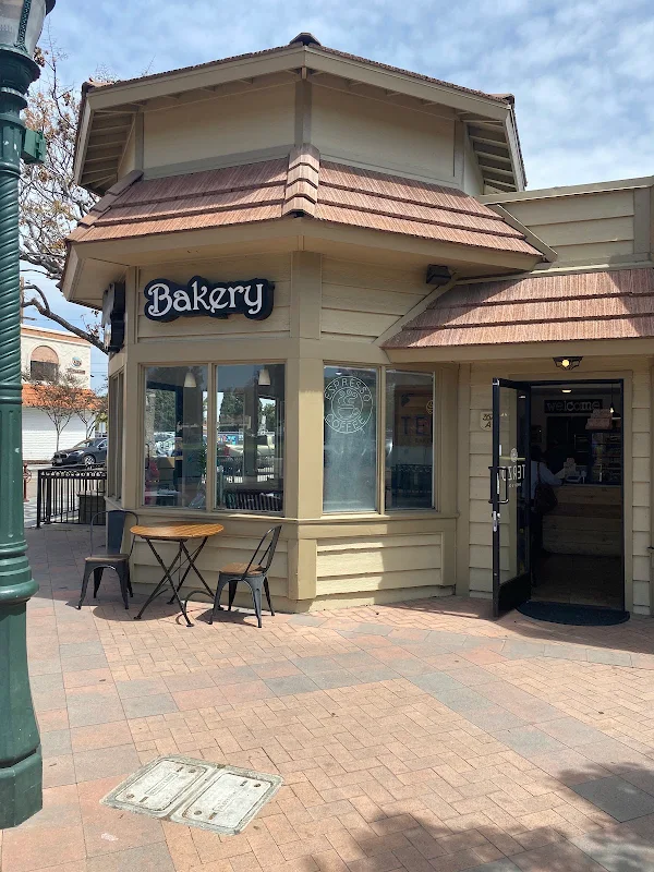 Terzo Bakery & Cafe