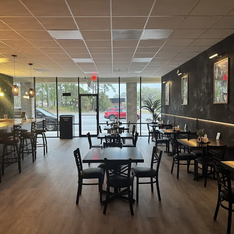 Irie Nyamminz Bar and Grill