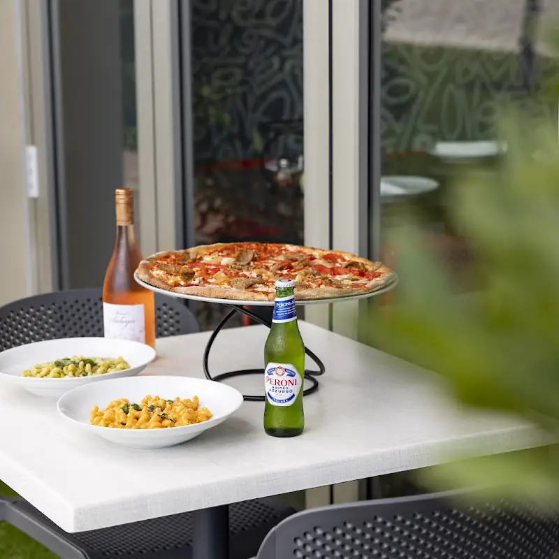 Tucci's Pizza