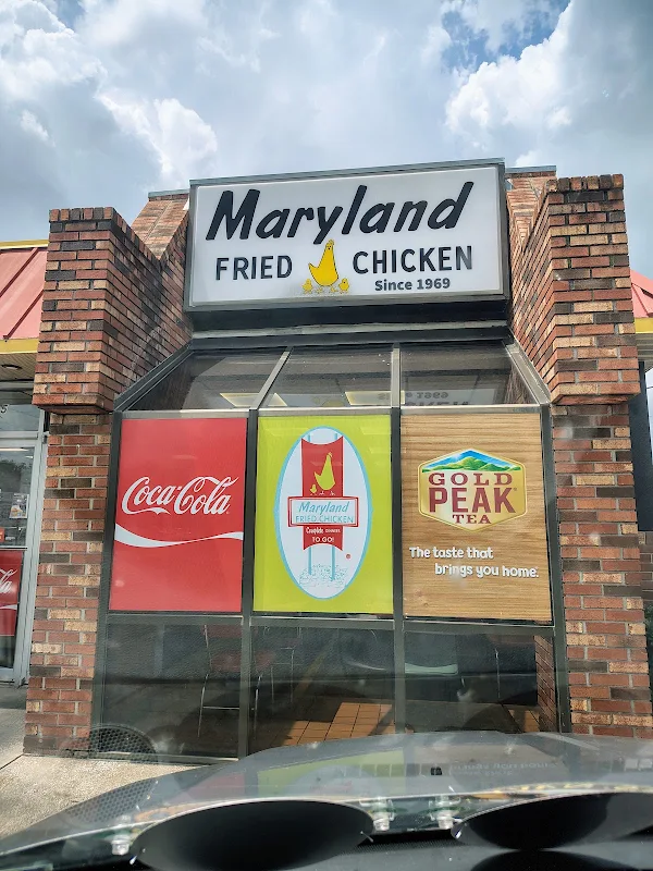 21 pc. 10 biscuits & 1 box fries OR 2 Pts sides