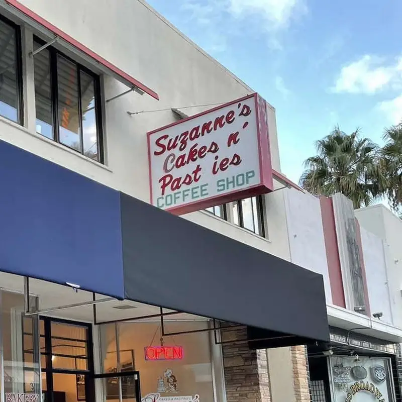 Suzanne's Cake & Pastry