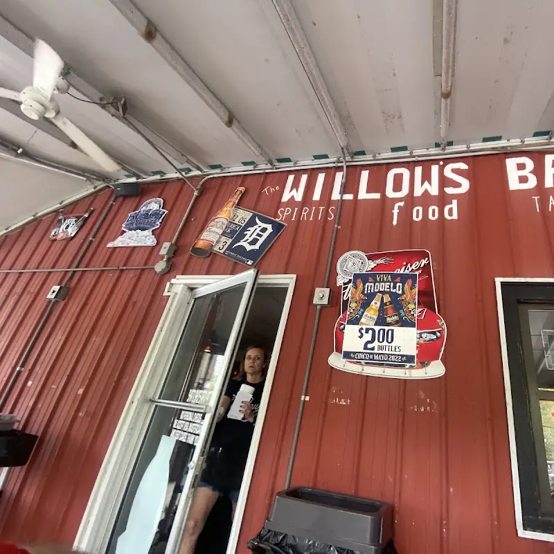 Willows Bar and Grill