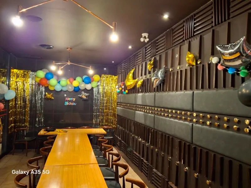 Makimono Sushi Bar Restaurant