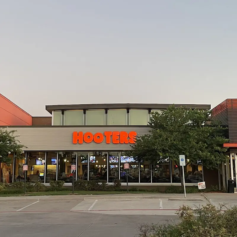 Hooters