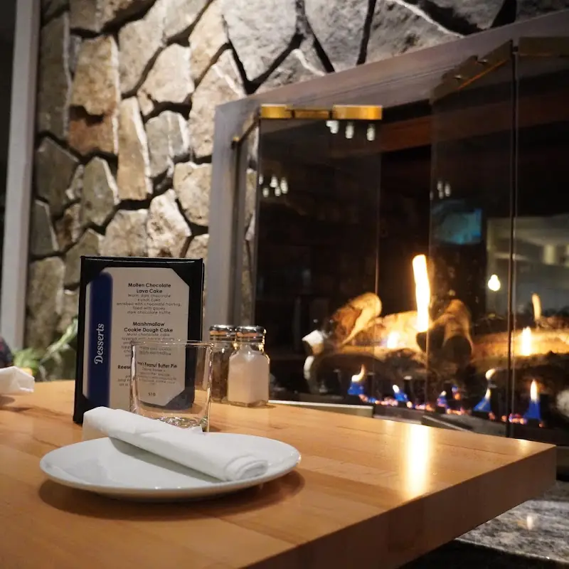 The Hills Restaurant at Hampshire Hills