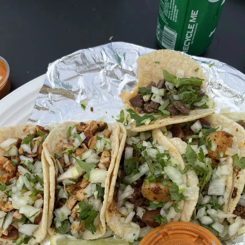 La Sabrosa Tacos Y Mas