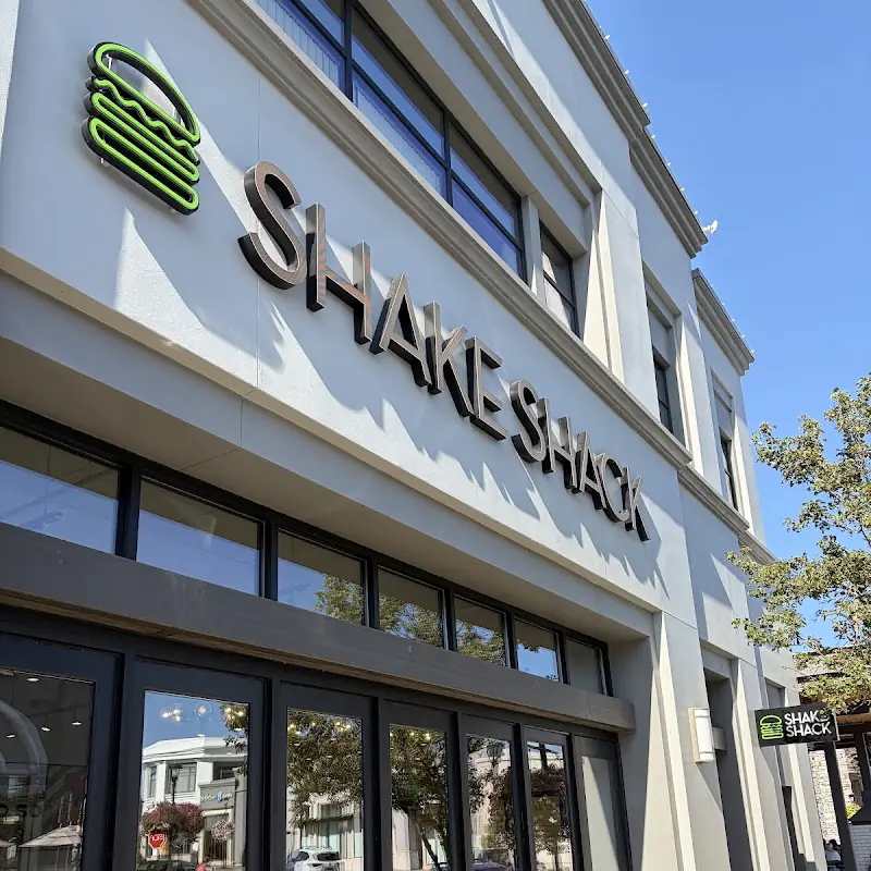 Shake Shack Bridgeport Village