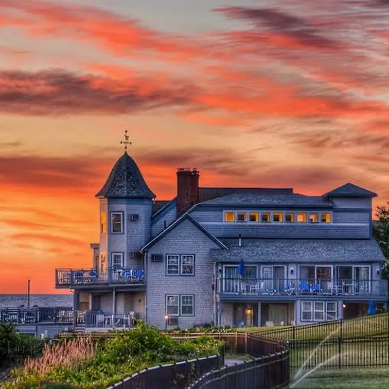 Beachmere Inn
