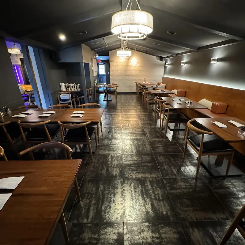 SALTWATER Kitchen & Sushi